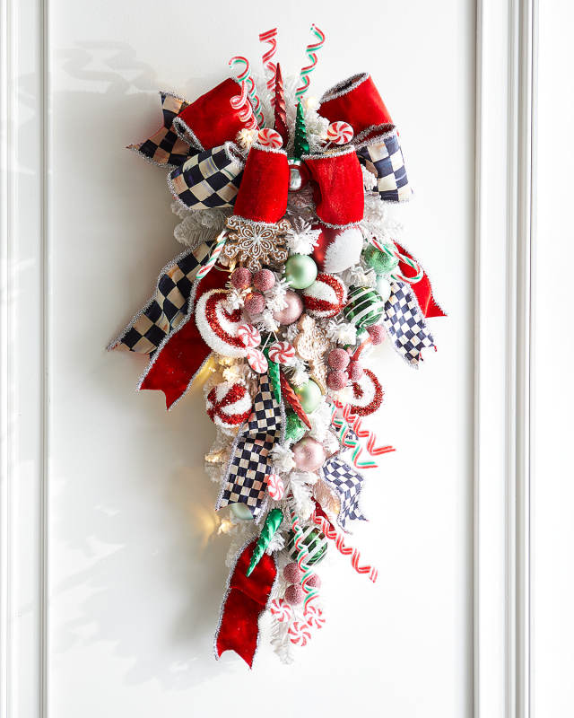 Holiday Sweets Illuminated Christmas Swag
